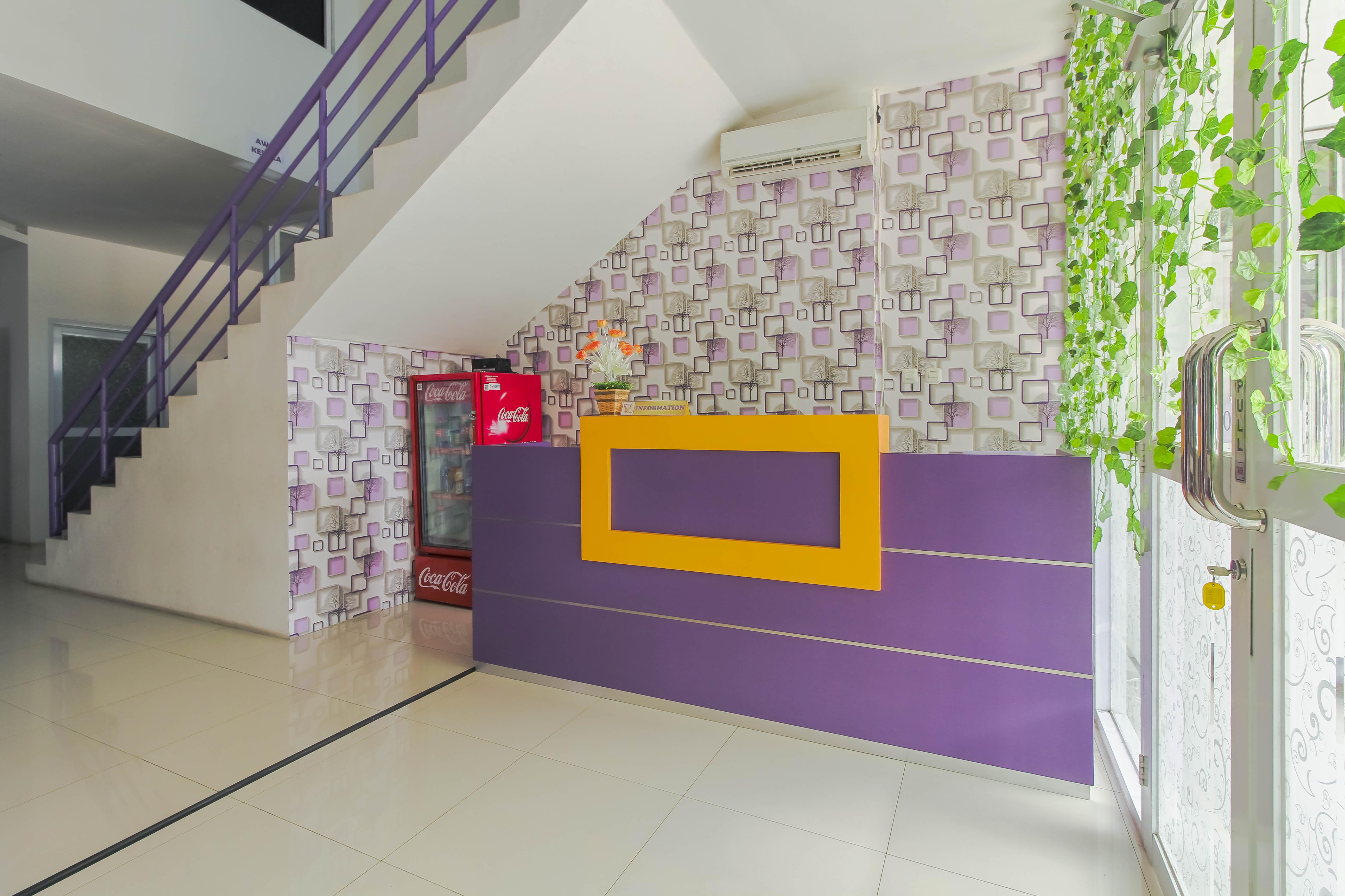 RedDoorz Plus near Stasiun Bekasi Exterior foto